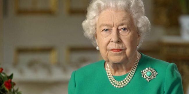 La Regina Elisabetta è morta a 96 anni, anche internet rende omaggio alla fine del suo regno